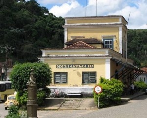 02. A antiga Estação da Rede Mineira de Viação foi inaugurada por Dom Pedro II em 1.883; hoje, abriga o Museu de Conservatória (Foto: Divulgação)